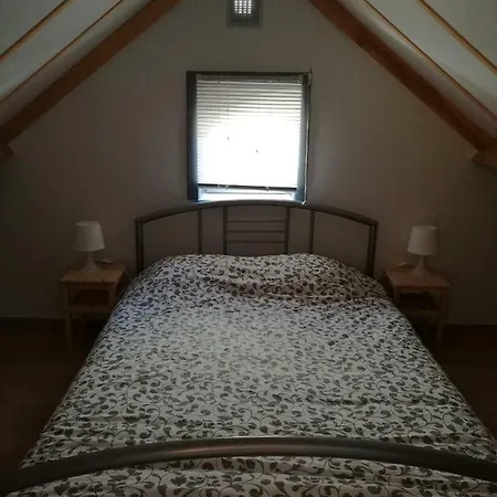 Zeehuisje 16 Nyaraló *